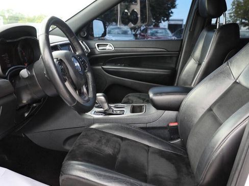 Used 2018 Jeep Grand Cherokee Altitude AWD/4WD image 13
