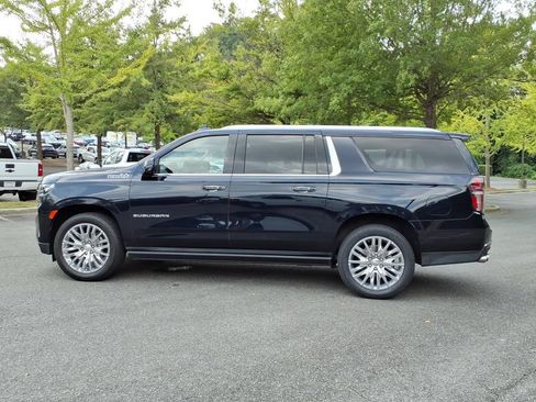 Certified 2023 Chevrolet Suburban High Country w/ Premium Package 2 AWD/4WD image 28