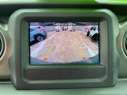 Used 2023 Jeep Wrangler Unlimited Sport image 21