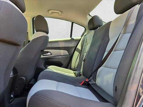 Used 2015 Chevrolet Cruze LS FWD image 16