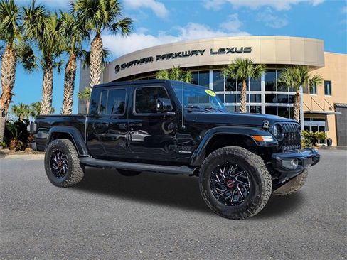 Used 2022 Jeep Gladiator Overland image 2