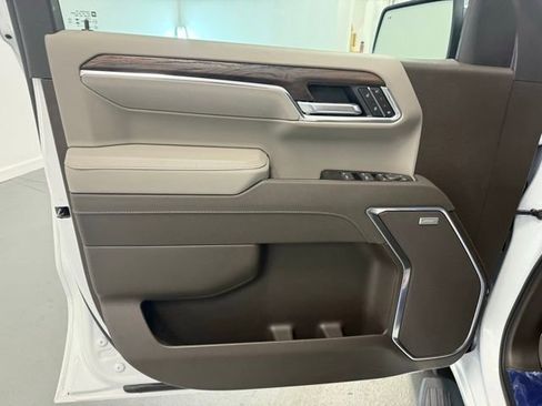 New 2026 GMC Sierra 1500 SLT image 13