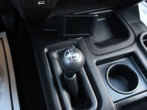 Used 2013 RAM 2500 Tradesman w/ Chrome Appearance Group image 25