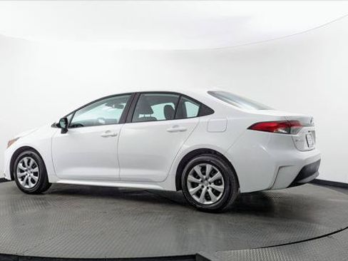 Used 2026 Toyota Corolla LE FWD image 6