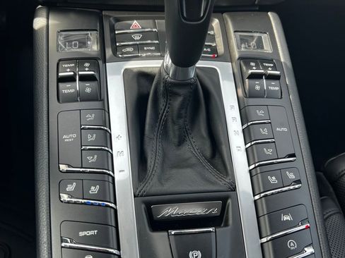 Used 2020 Porsche Macan Base image 33