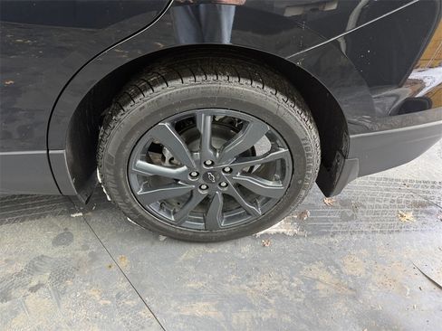 Used 2023 Chevrolet Equinox RS image 37