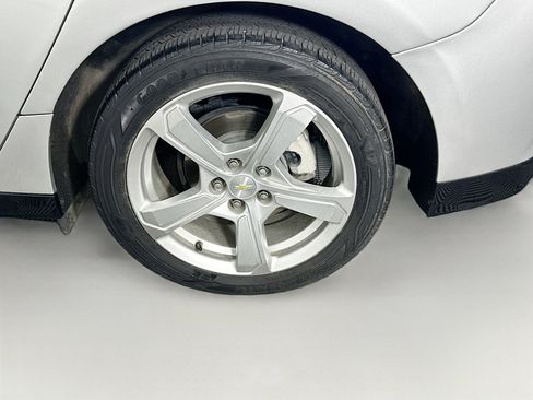 Used 2018 Chevrolet Volt LT image 11