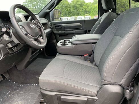 New 2026 RAM 2500 Tradesman AWD/4WD image 7