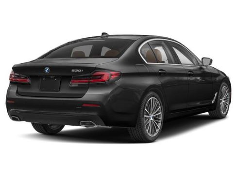 Used 2023 BMW 530i w/ Convenience Package RWD image 2