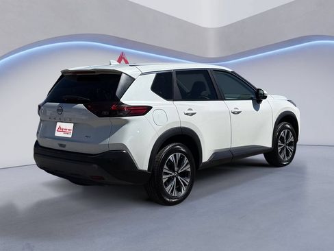 Used 2023 Nissan Rogue SV FWD image 5