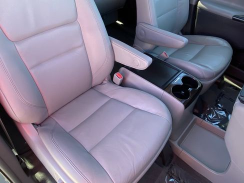 Certified 2017 Toyota Sienna XLE Premium image 11