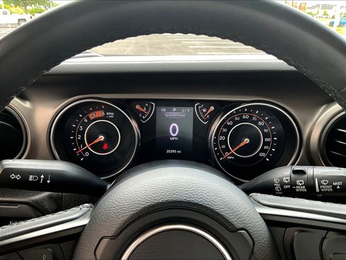 Used 2022 Jeep Wrangler Unlimited Sport AWD/4WD image 13