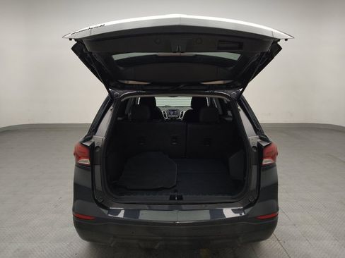 Used 2022 Chevrolet Equinox LS w/ LS Convenience Package FWD image 29