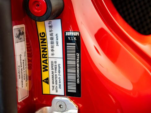 Used 2021 Ferrari F8 Tributo RWD image 27