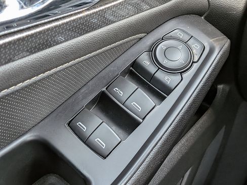 Certified 2023 Chevrolet Traverse Premier FWD image 36