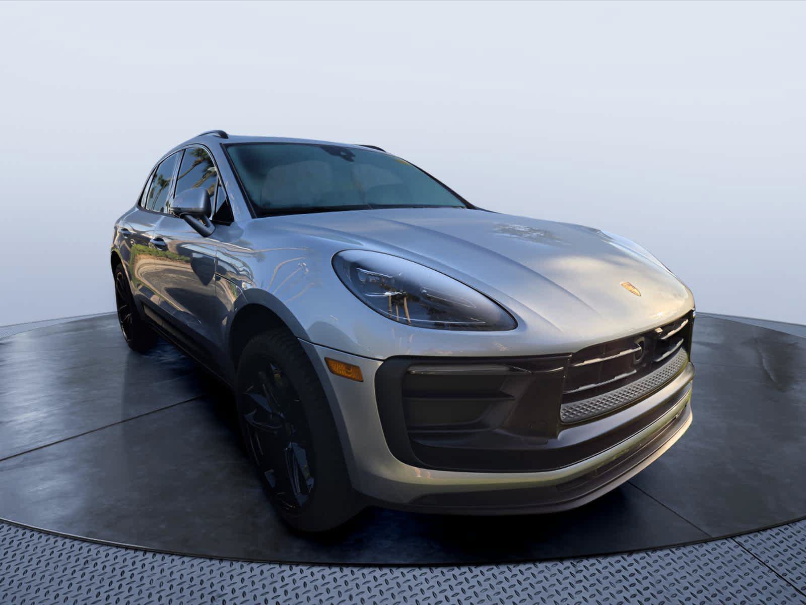 Used 2024 Porsche Macan AWD/4WD image 1