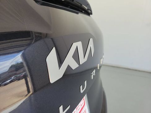 Used 2025 Kia Telluride S FWD image 8