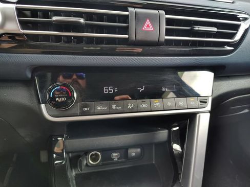 Used 2023 Kia Seltos S w/ Navigation Package AWD/4WD image 16
