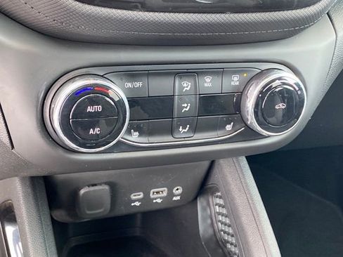 Used 2023 Chevrolet TrailBlazer LT w/ Convenience Package image 12