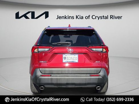 Used 2021 Toyota RAV4 XLE Premium FWD image 8