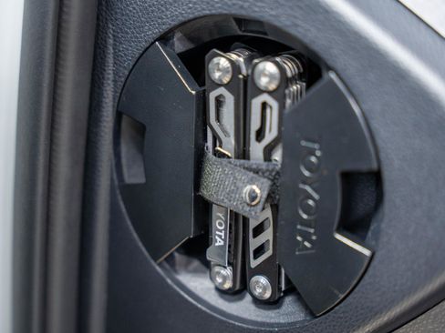 Used 2025 Toyota 4Runner Trailhunter image 98