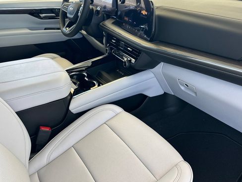 New 2026 Chevrolet Tahoe Premier w/ Sun And Tow Package AWD/4WD image 19