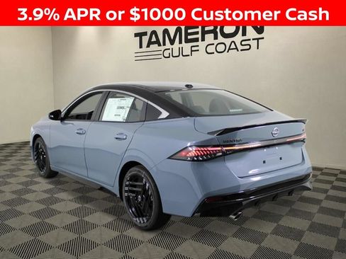New 2026 Nissan Sentra SR w/ Floor Mat Package FWD image 5