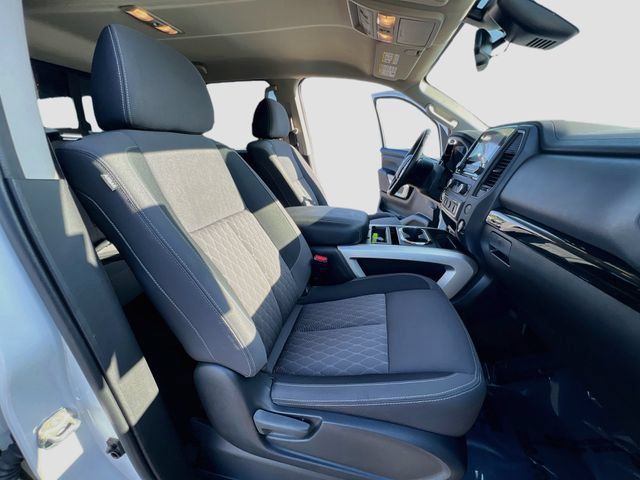 Used 2024 Nissan Titan SV w/ SV Convenience Package RWD image 19