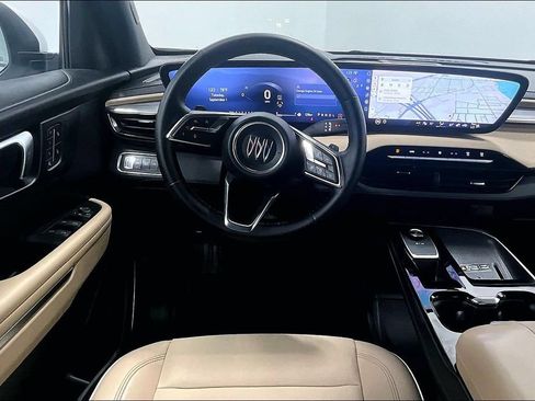 Used 2025 Buick Enclave Preferred w/ Power Package FWD image 5