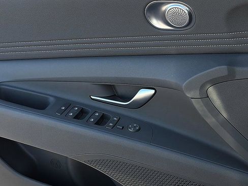 Certified 2025 Hyundai Elantra Sport FWD image 22