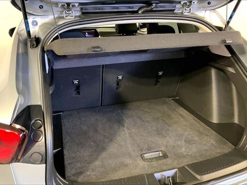 Used 2025 Chevrolet Trax LT w/ LT Convenience Package image 4