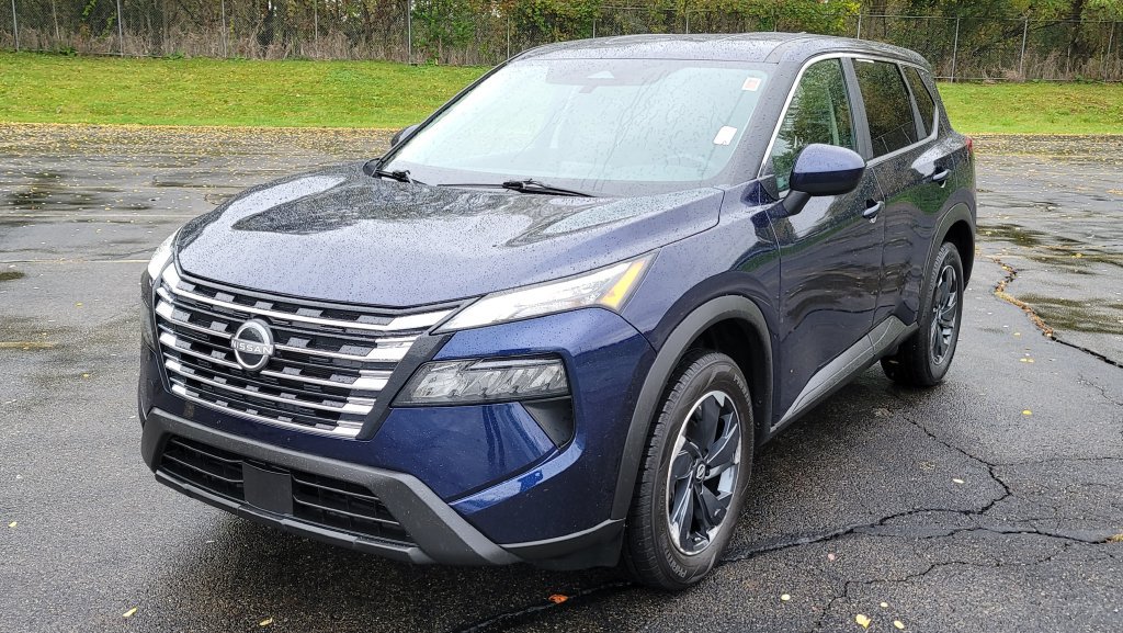 Used 2025 Nissan Rogue SV AWD/4WD image 3