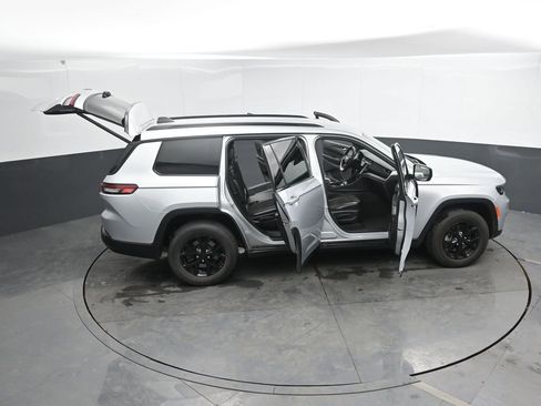 Used 2024 Jeep Grand Cherokee L Laredo image 52