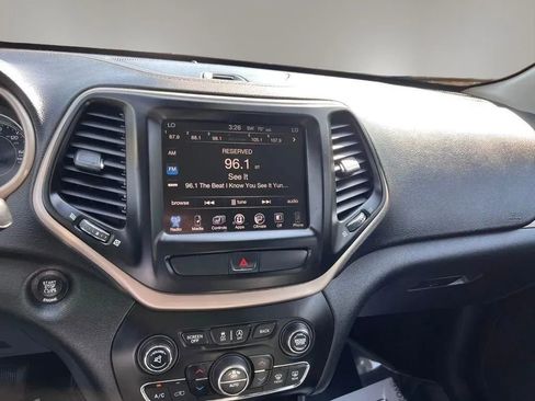 Used 2016 Jeep Cherokee Limited AWD/4WD image 15