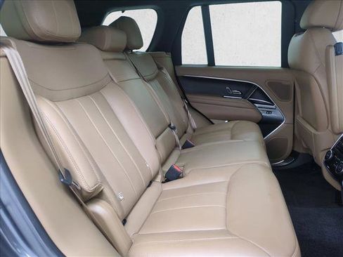 Certified 2025 Land Rover Range Rover SE AWD/4WD image 24