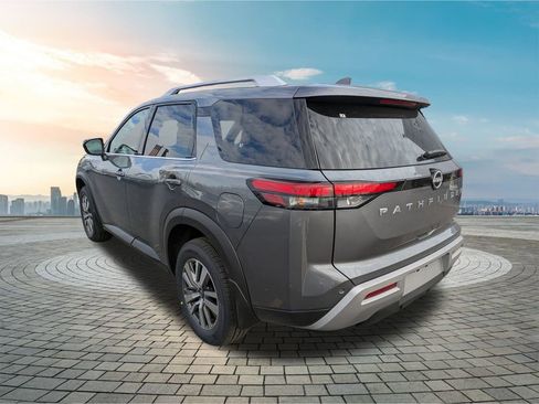 New 2025 Nissan Pathfinder SL image 6