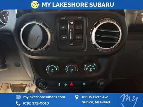 Used 2015 Jeep Wrangler Unlimited Sahara image 17