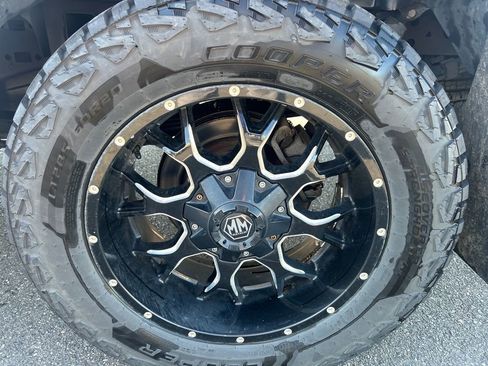 Used 2017 Ford F150 Lariat w/ Equipment Group 501A Mid AWD/4WD image 12