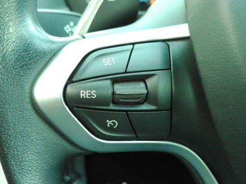 Used 2019 BMW i8 Roadster image 33