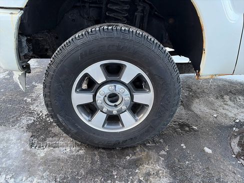 Used 2011 Ford F250 XLT w/ Chrome Pkg image 14