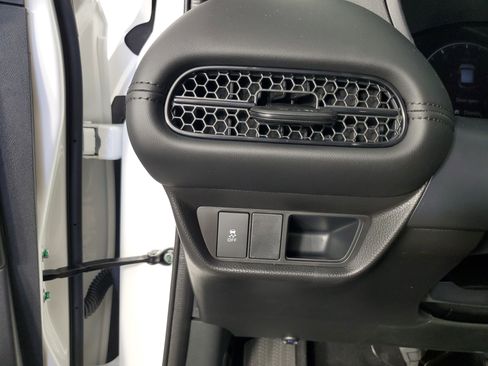 New 2026 Honda HR-V LX image 29