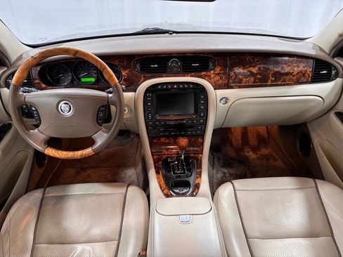 Used 2008 Jaguar XJ8 L image 10