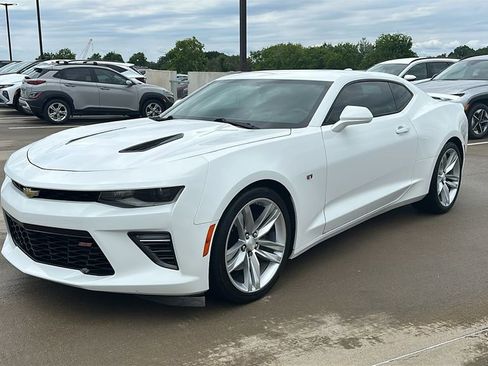 Used 2017 Chevrolet Camaro SS RWD image 9