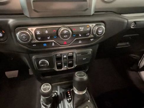 Used 2023 Jeep Wrangler Unlimited w/ Cold Weather Group AWD/4WD image 25