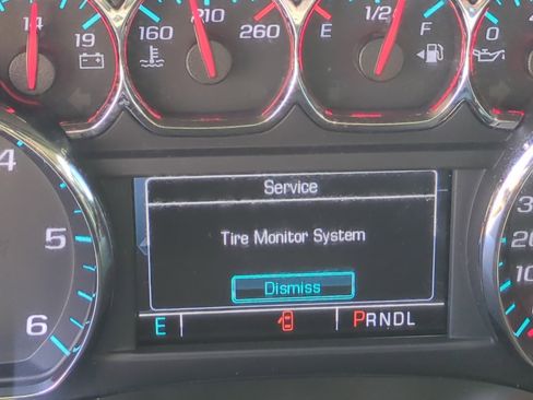 Used 2019 Chevrolet Suburban LT RWD image 20