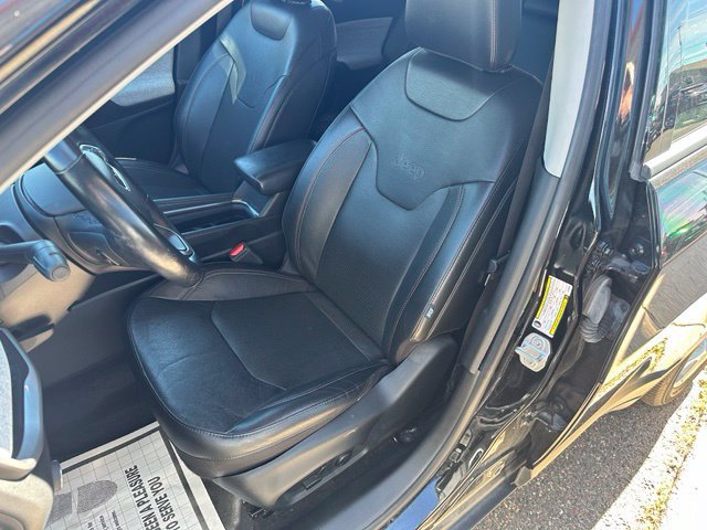Used 2022 Jeep Compass Latitude w/ Sun and Sound Group AWD/4WD image 9
