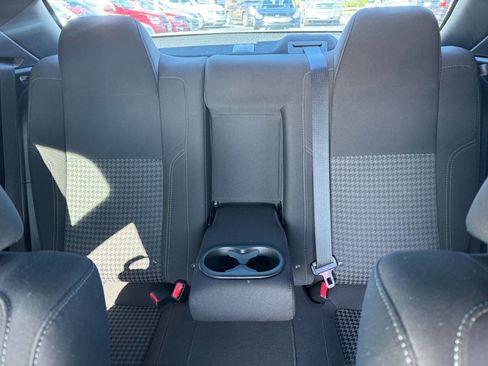 Used 2018 Dodge Challenger SXT image 17