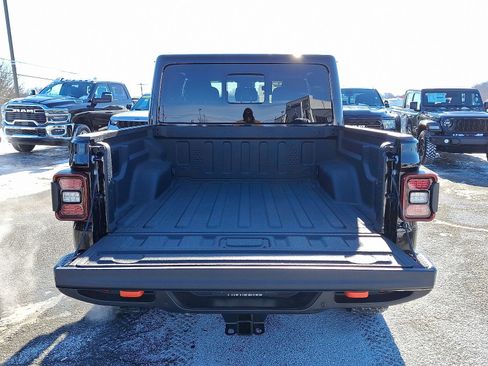 New 2025 Jeep Gladiator Mojave w/ Safety Group image 27