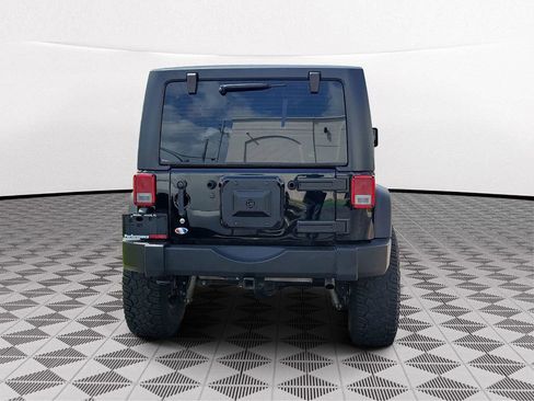 Used 2018 Jeep Wrangler Sport w/ Connectivity Group AWD/4WD image 4