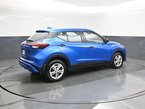 New 2025 Nissan Kicks Play S FWD image 15